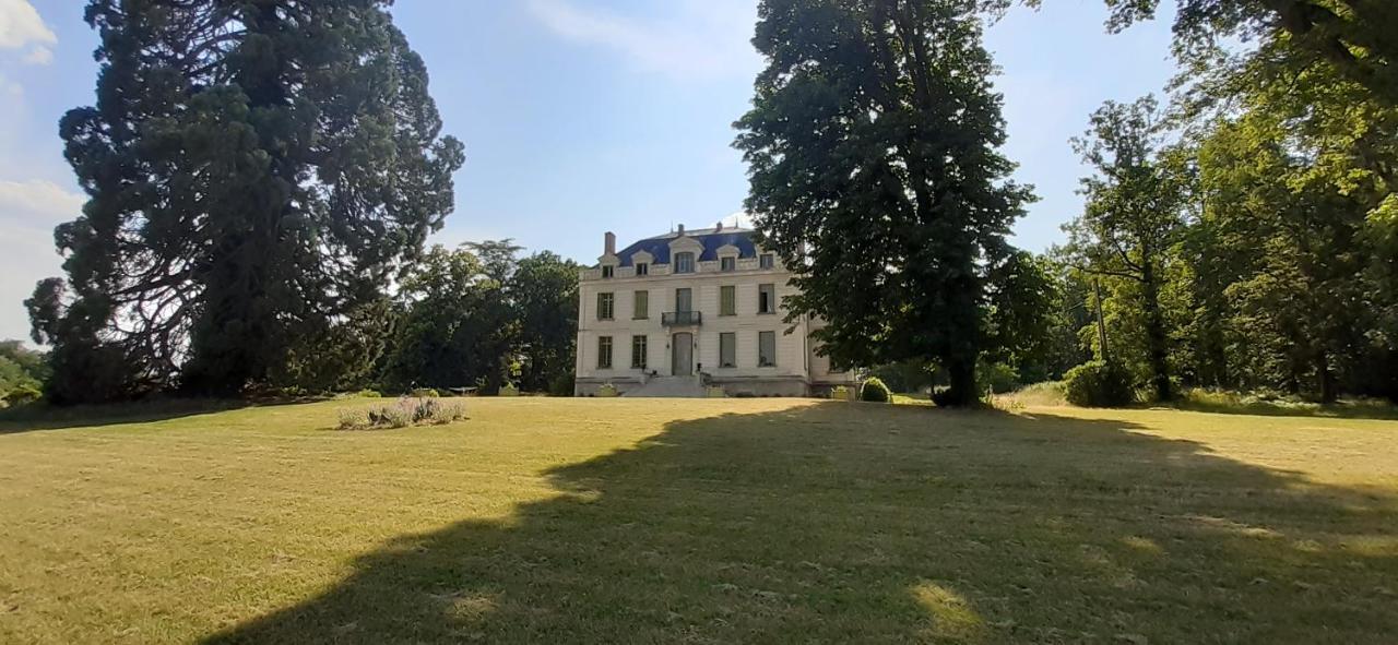 Le Chateau Du Breuil Mazières-de-Touraine Exterior foto